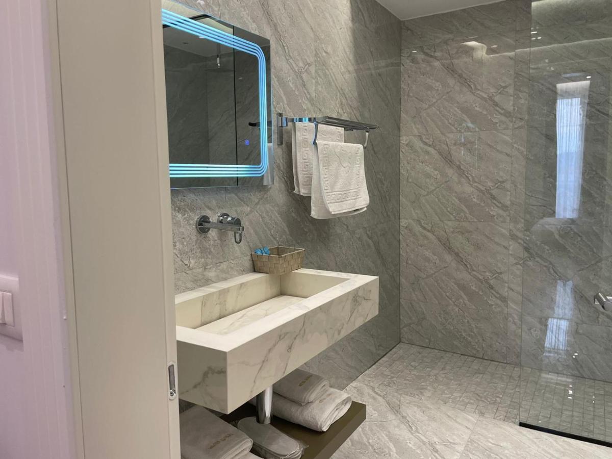 Hotel Ujvara Belsh 외부 사진